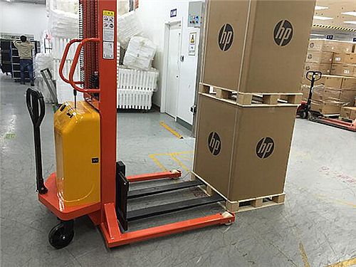 半電動堆高機(jī)（寬腿型）